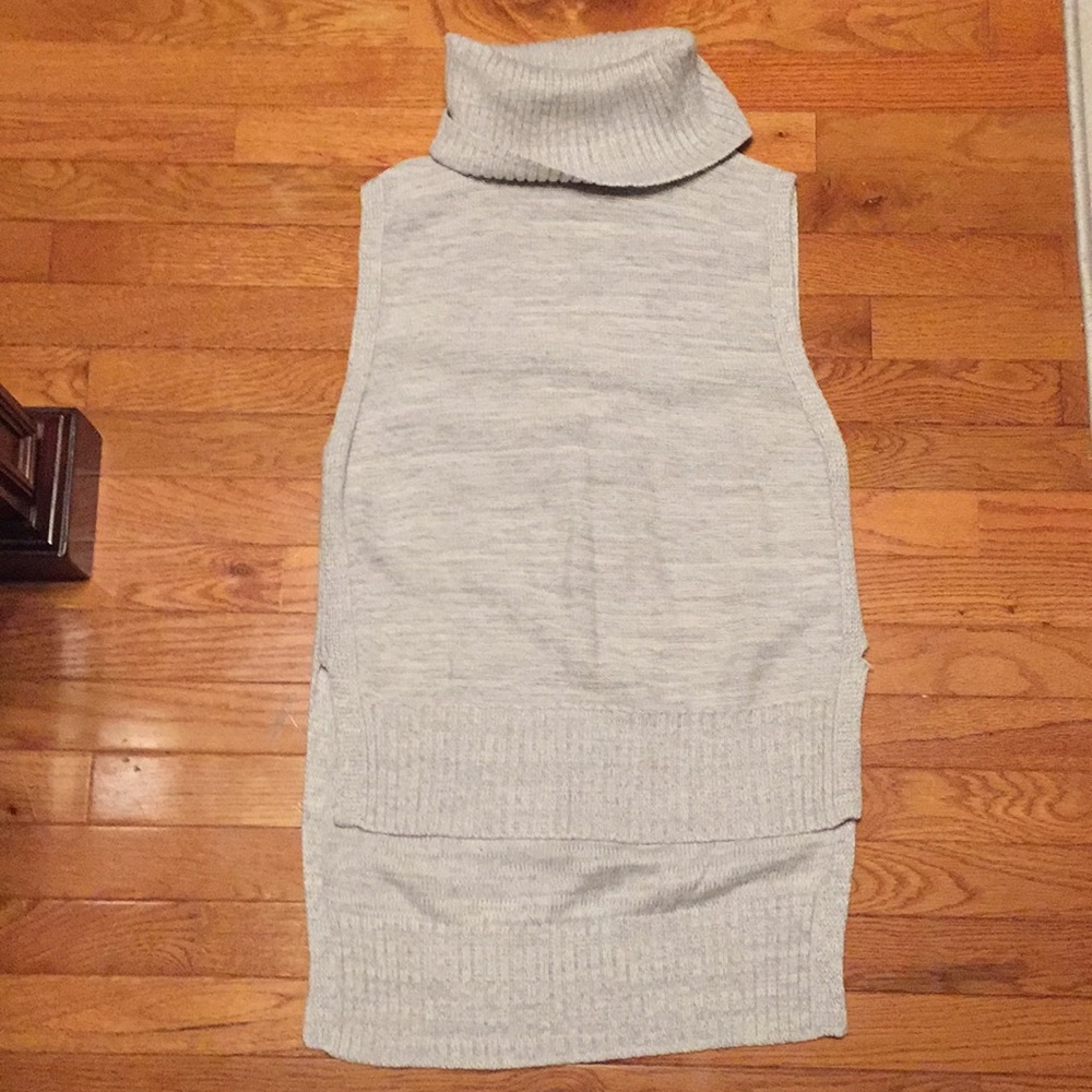 Silver Banana Republic turtle neck sweater, size M
